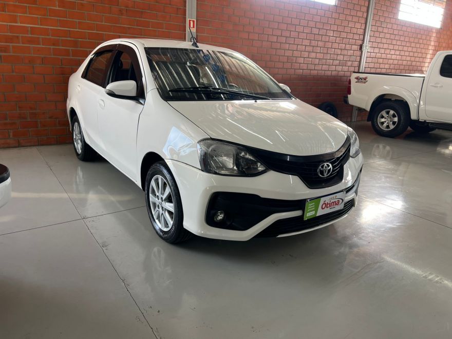 ETIOS SEDAN X PLUS AUTOMÁTICO 2019