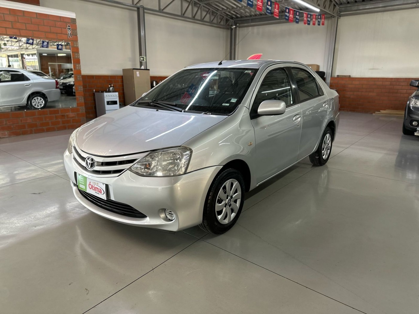 TOYOTA ETIOS XS SEDAN 1.5 - Foto 2