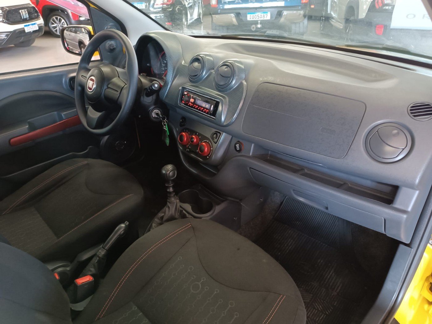 FIAT UNO SPORTING 1.4 - Foto 5