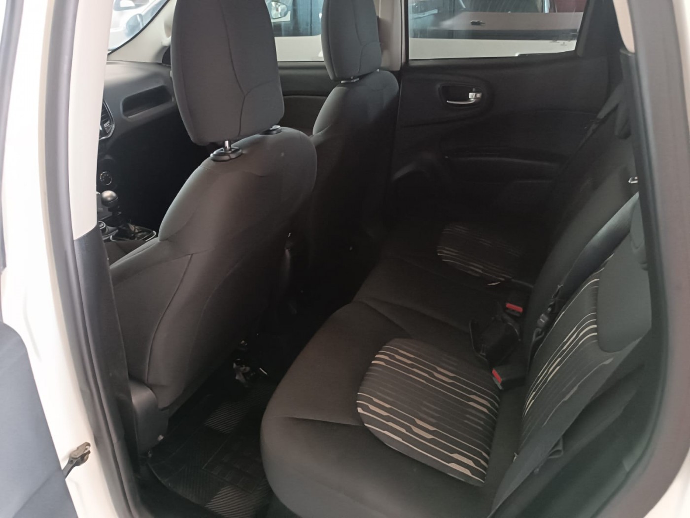 FIAT TORO FREEDOM CAMBIO MANUAL DIESEL 4X4 - Foto 6