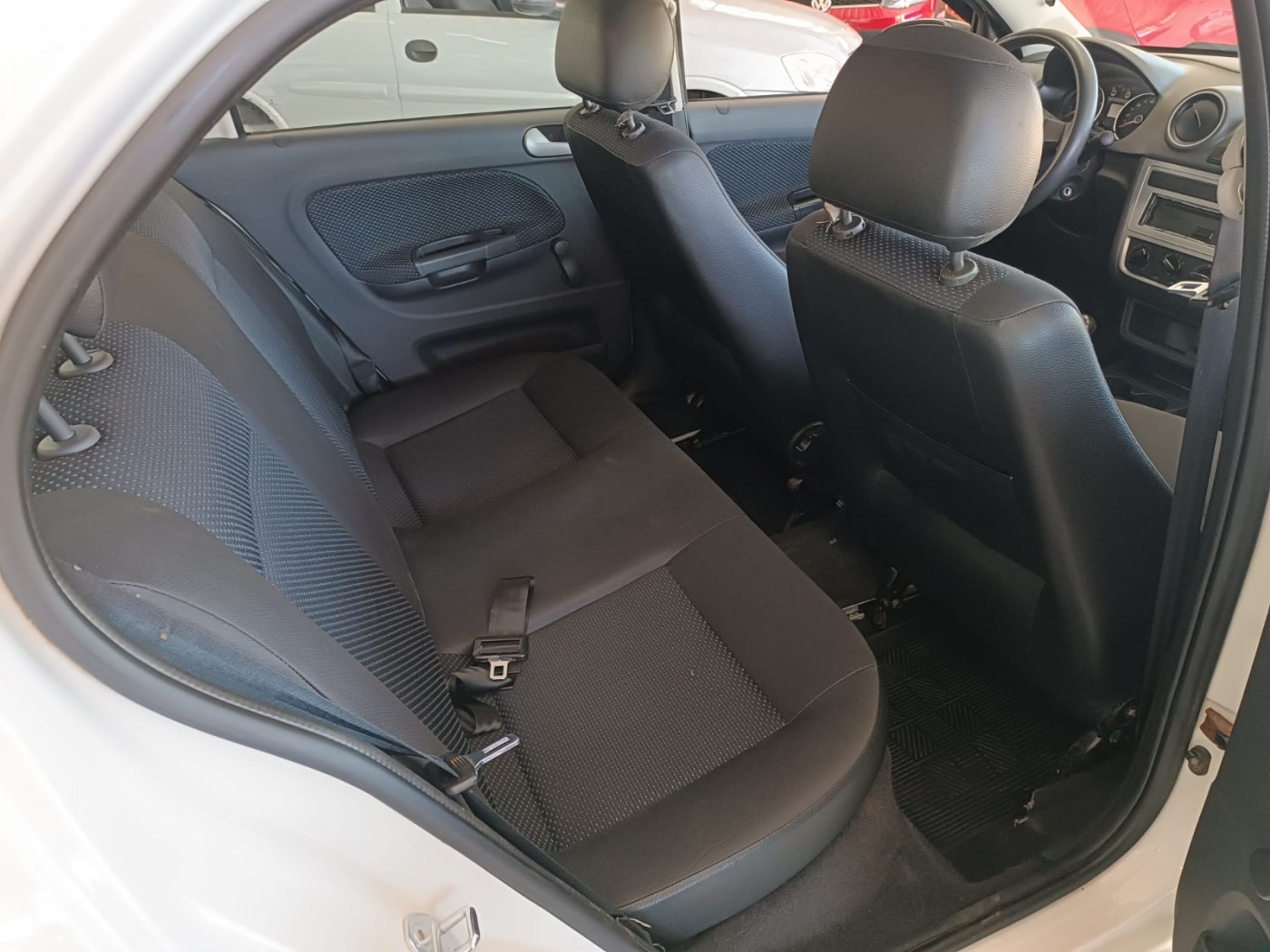 VW VOYAGE 1.6 - Foto 6