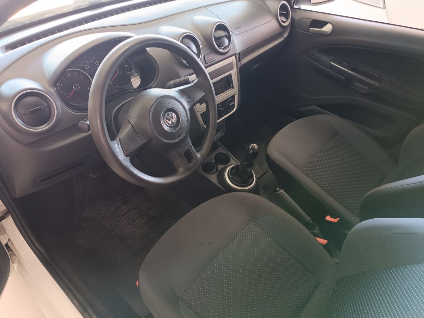 VW VOYAGE 1.6 - Foto 3