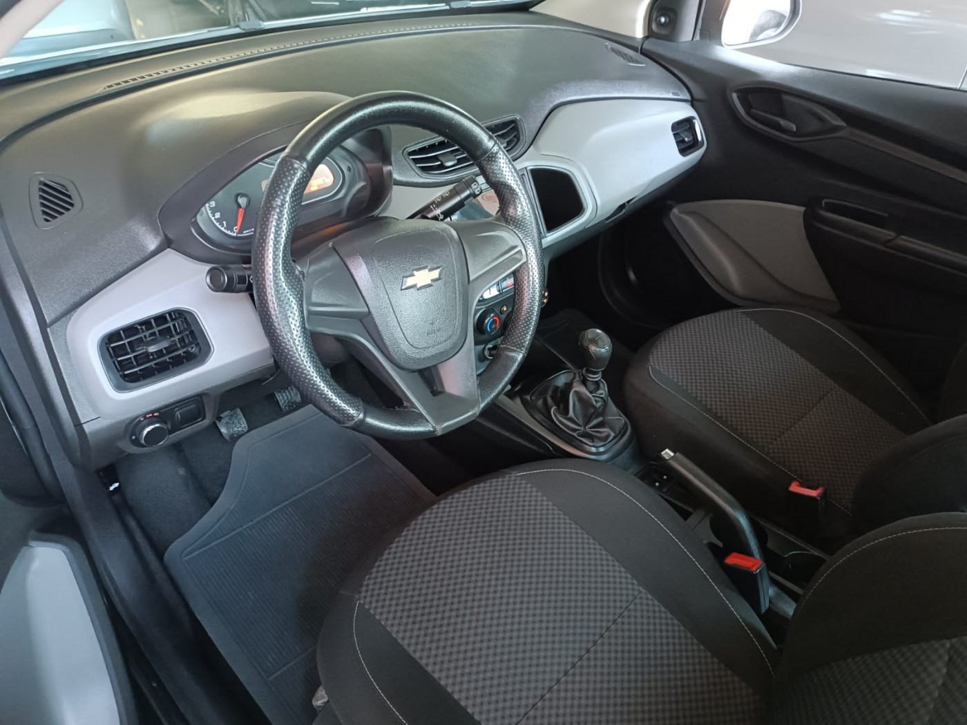 GM ONIX JOY 1.0 - Foto 3