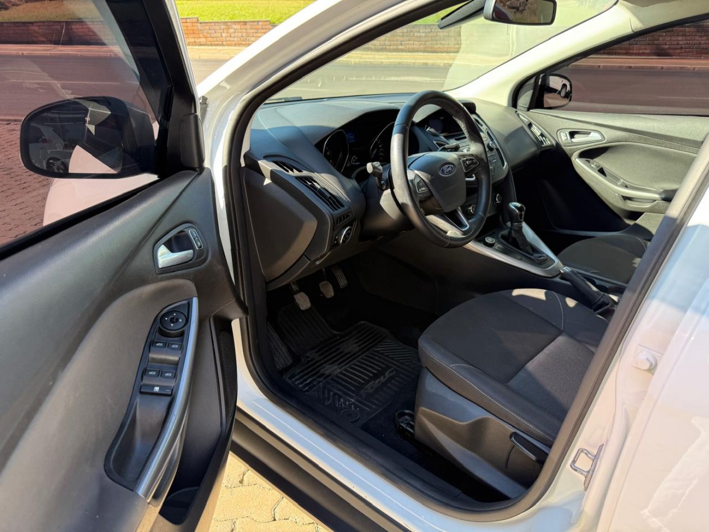 FORD FOCUS 1.6 SE MANUAL - Foto 3