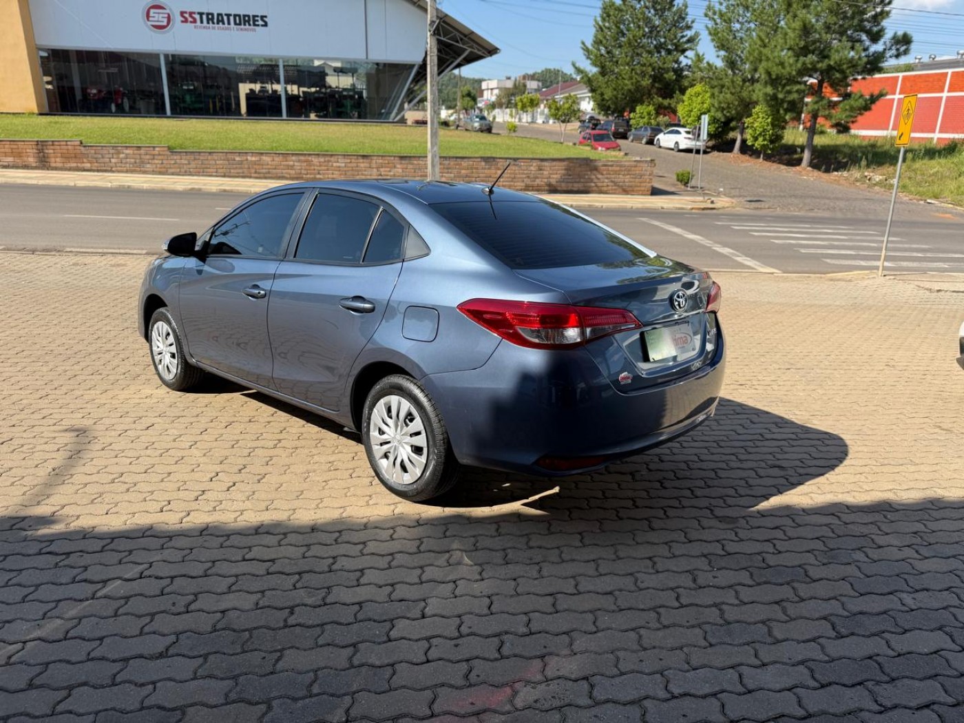 TOYOTA YARIS 1.5 XL LIVE AUTOMATICO - Foto 8