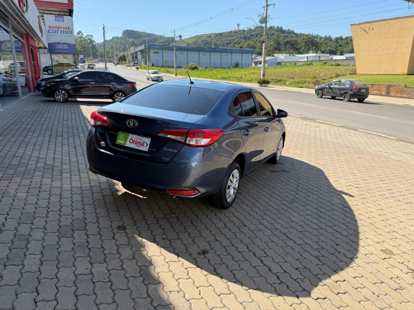 TOYOTA YARIS 1.5 XL LIVE AUTOMATICO - Foto 7