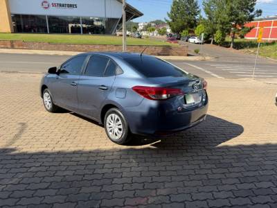 TOYOTA YARIS 1.5 XL LIVE AUTOMATICO - Foto 8