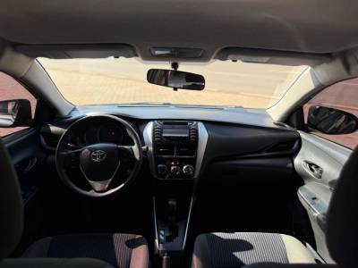 TOYOTA YARIS 1.5 XL LIVE AUTOMATICO - Foto 5